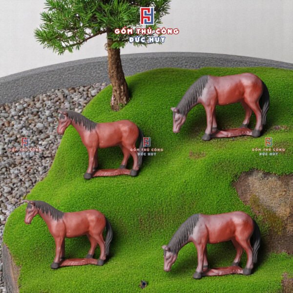 Tượng gốm Con Ngựa mini màu đỏ trang trí tiểu cảnh - trang trí bonsai - Hình ảnh 2